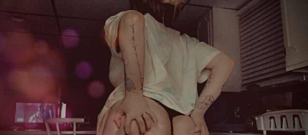 Online play pics/videos/dirty phone calls